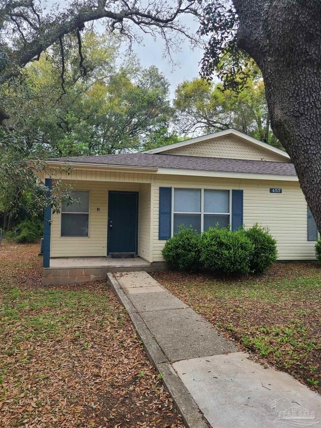 Building Photo - 457 S L St