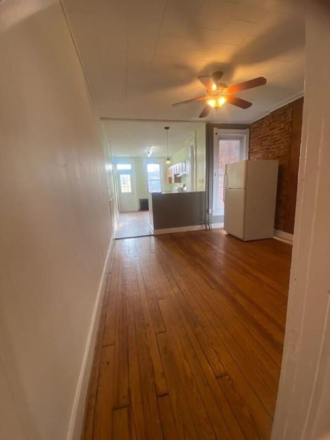 Photo - 837 Powers St