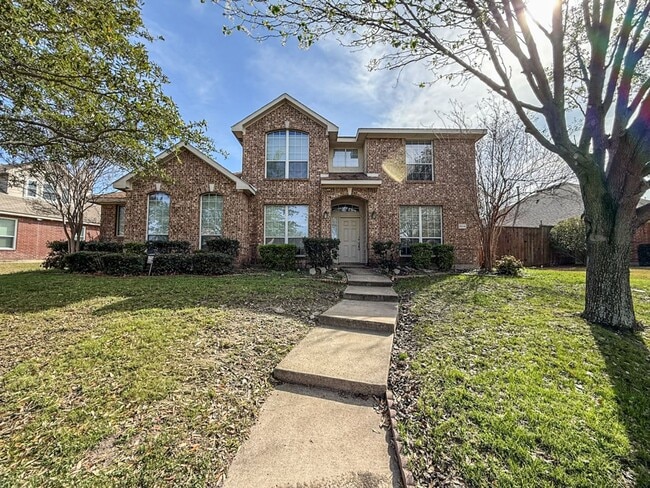 Building Photo - Spacious 4 bedroom home near Lake Ray Hubbard!