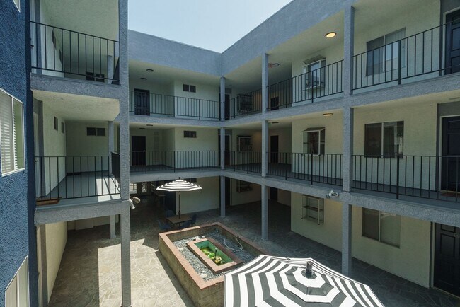 Photo - 1945 Glendon Avenue