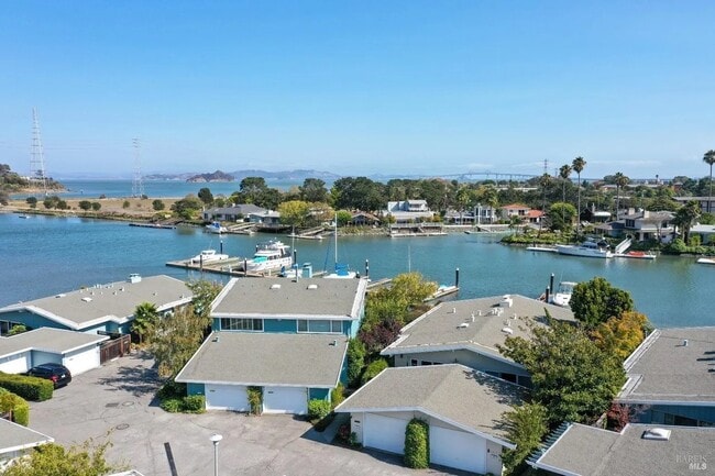 Photo - 39 Porto Bello Dr