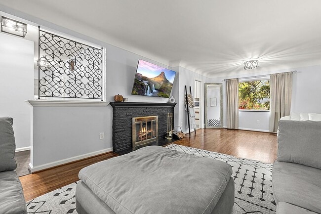 Photo - 2432 Hawkins Ave