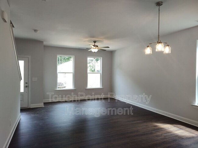 Photo - 811 Justice Ave