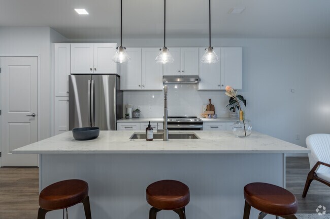 1BD, 1BA - 838SF