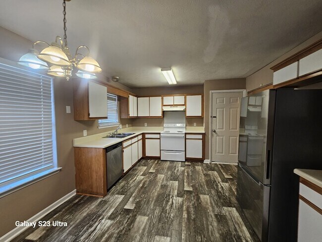 Photo - 1209 Akins Ridge Dr