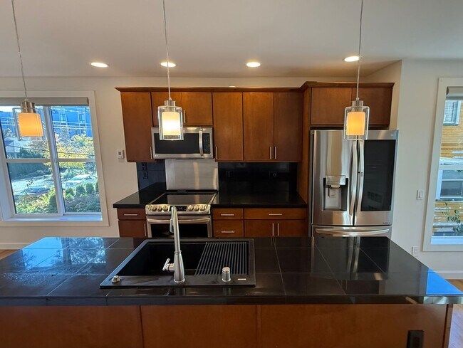 Photo - 3bd/3.5ba Townhouse on Capitol Hill