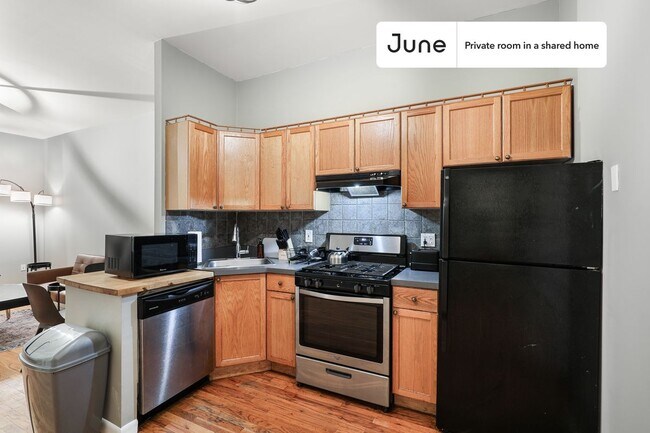 Room in Shared 4 bed/2 bath home in Williamsburg