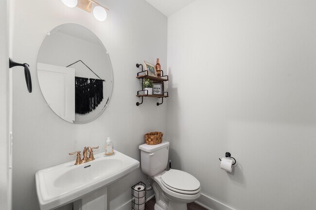 Photo - 420 Meandering Wy