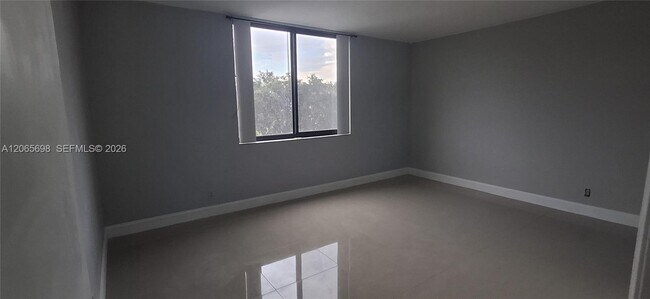 Photo - 901 Hillcrest Dr Unidad 311