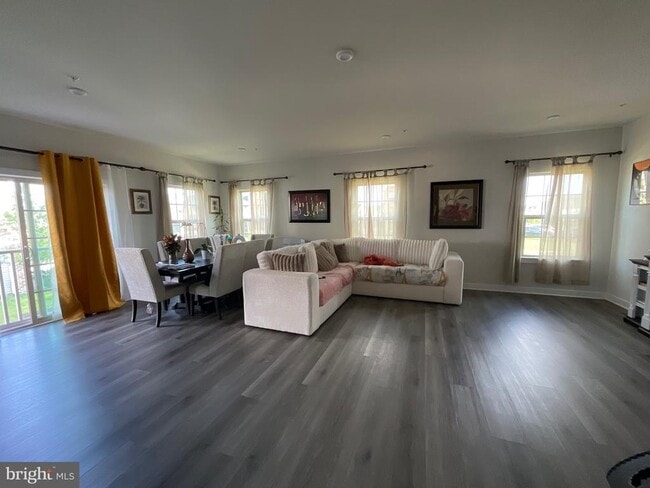 Building Photo - 14724 Silver Hammer Wy Rental