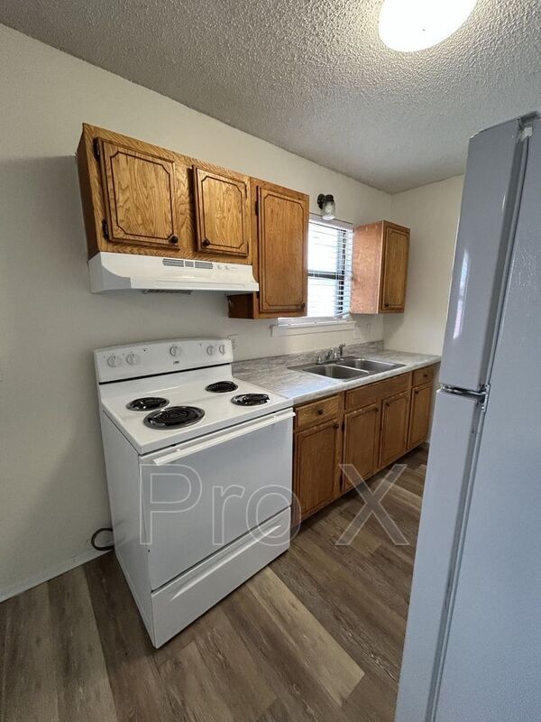 Photo - 106 W Hudson