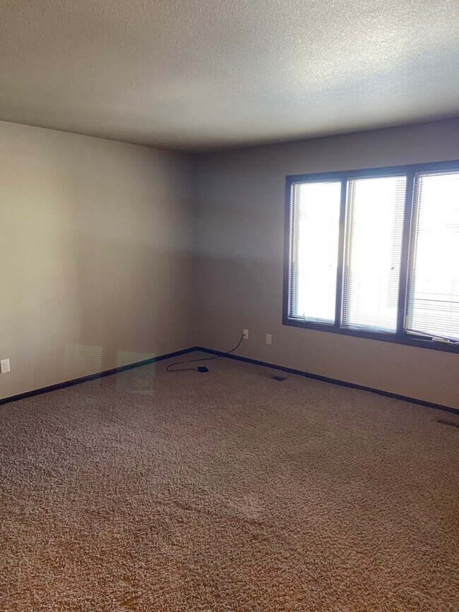 Photo - 1780 E Calgary Ave