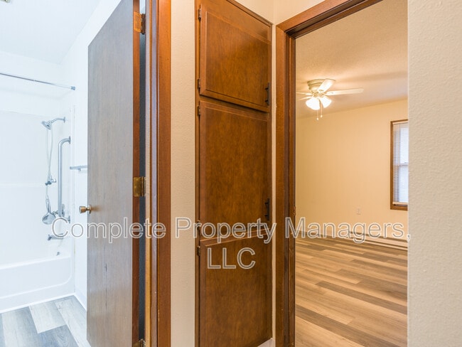 Photo - 302 Franke St