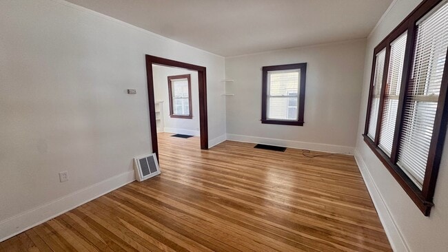 Photo - 1716 Linden Ave SE