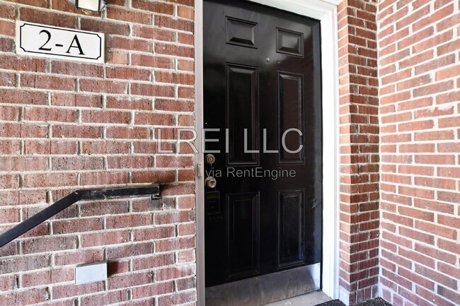 300 Keeneland Dr Unit 2a