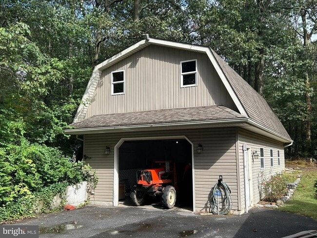 Photo - 1039 Elwood St