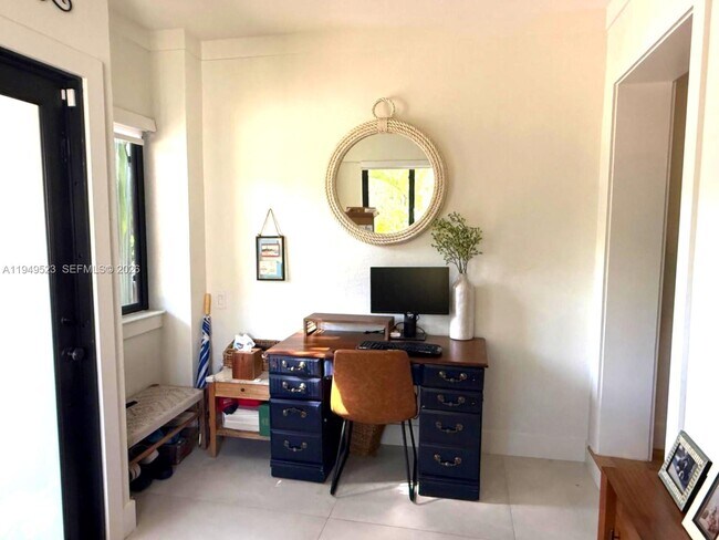 Photo - 5827 SW 29th St