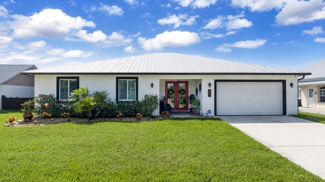 Photo - 314 NE Surfside Ave