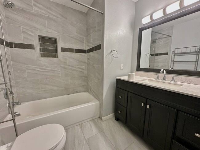 Photo - 1111 Timberline Dr
