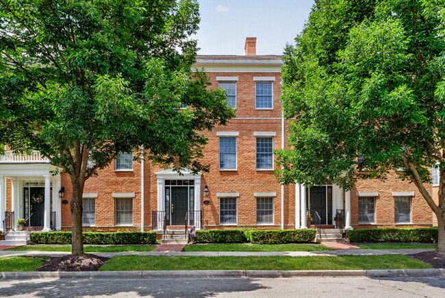 Building Photo - Beautiful 3 Bed Townhome In the Heart Of Village Of West Clay!