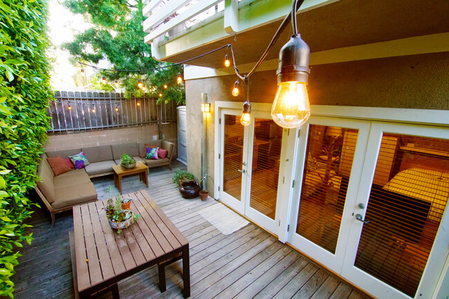 Private outdoor space - 2516 3rd St Apartamentos Unidad A