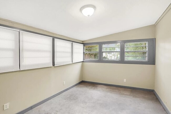 Photo - 1611 Nichol Ave