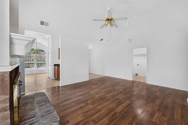 406 Oxford Loop