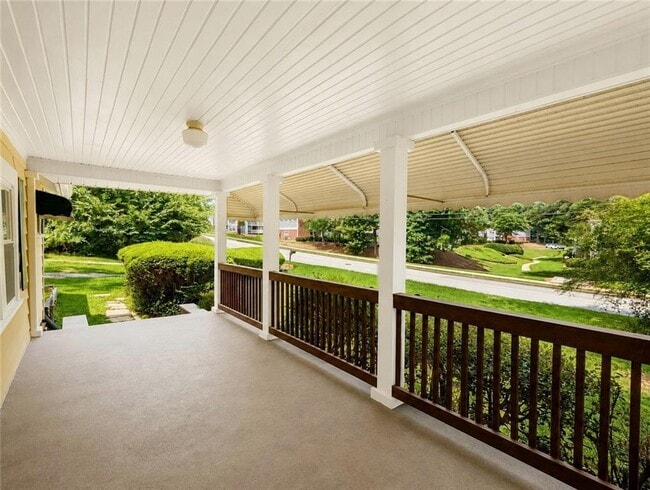 Photo - 1360 Cunningham Rd SW
