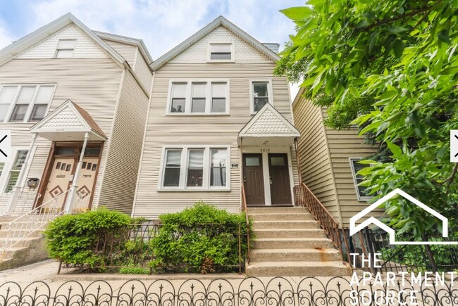 Photo - 2618 N Marshfield Ave Unit 3R