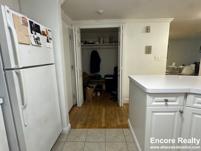 Photo - 1539 Beacon St Unidad 2A