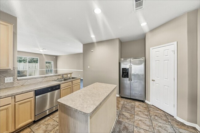 Photo - 710 Single Pine Ct