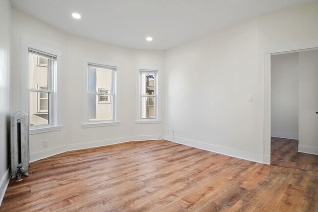 Photo - 47 Marshall St