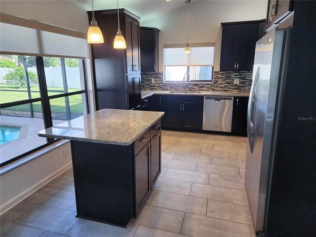 Photo - 18303 Big Pond Way