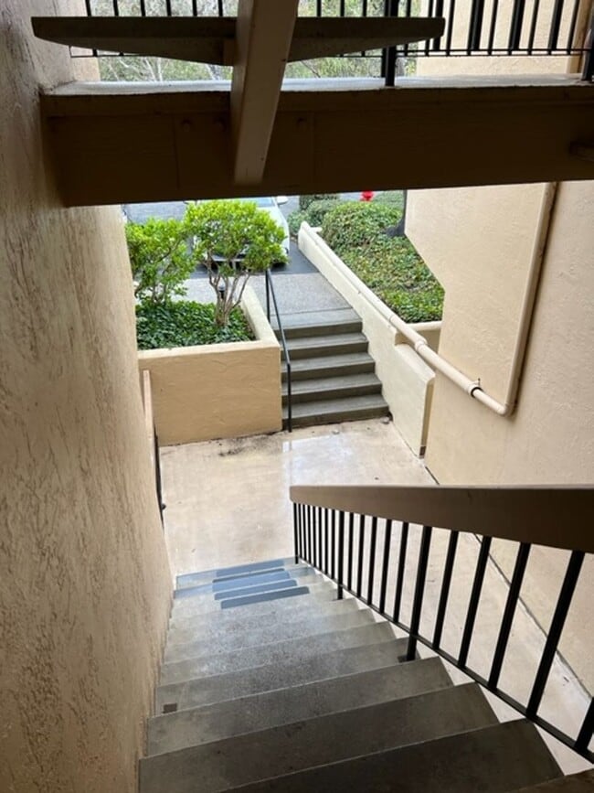 Great One Bedroom Condo Golden Oaks Monterey - Great One Bedroom Condo Golden Oaks Monterey