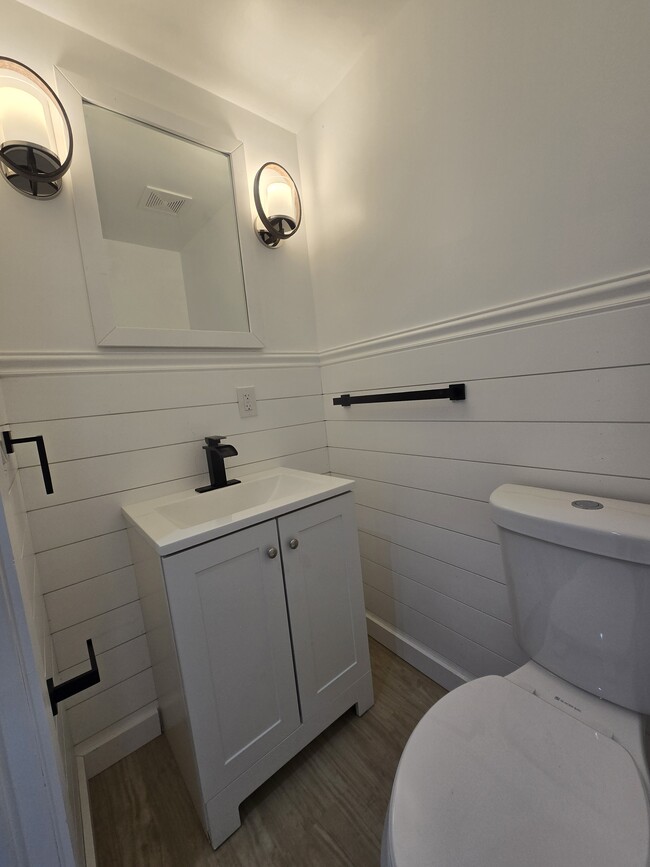 Photo - 619 Brill St