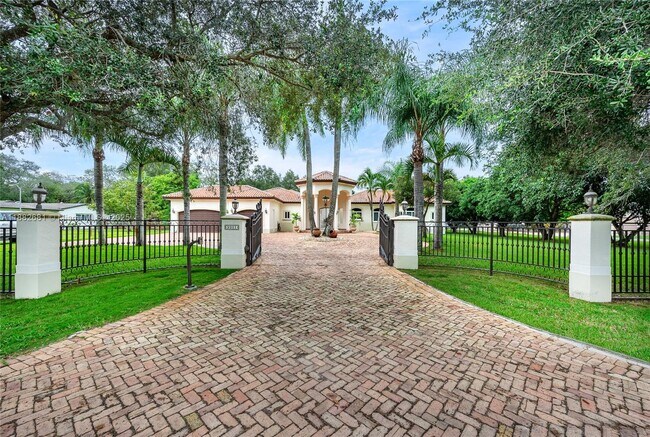 Photo - 9981 SW 70th St