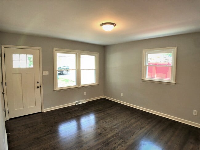 Photo - 317 Ellis St