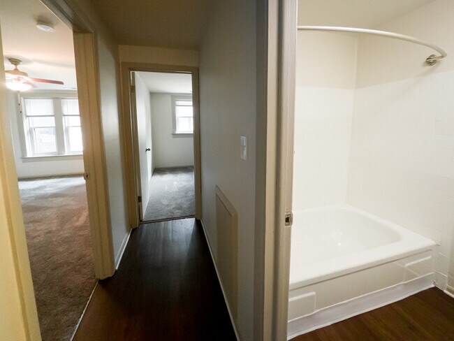 Utomin Apartments