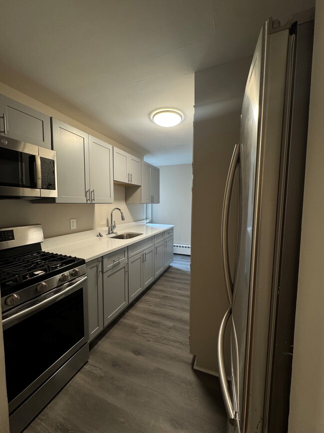 Building Photo - Kent Village Rental