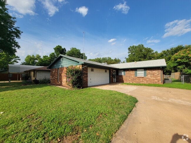 Building Photo - 3201 Chisholm Trail Rental