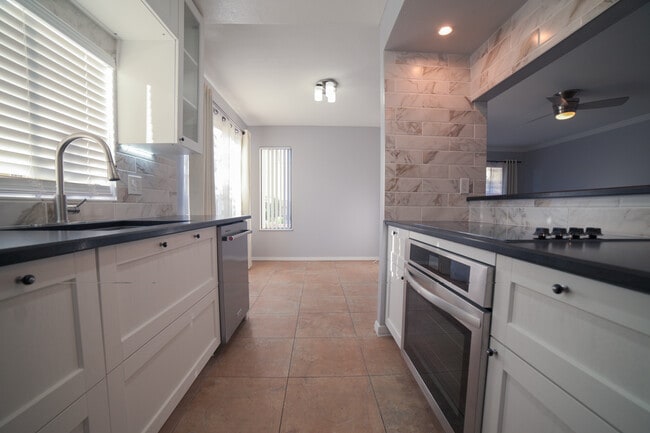 Building Photo - 3500 N Hayden Rd Unit 905