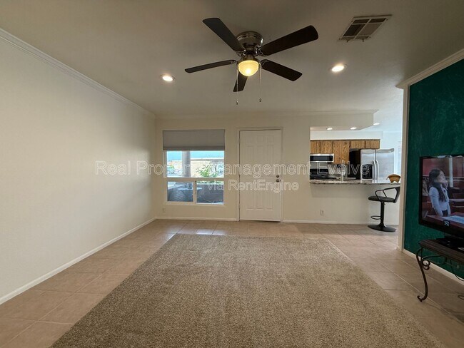 Photo - 502 W Yukon Dr Unit 8