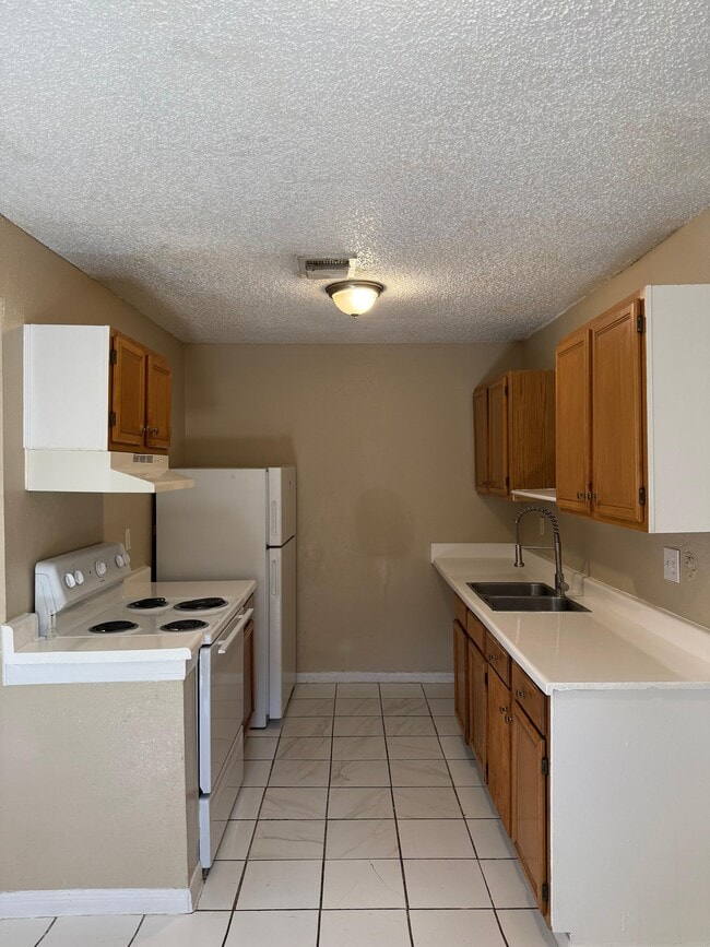 Photo - 7724 Winsford Dr