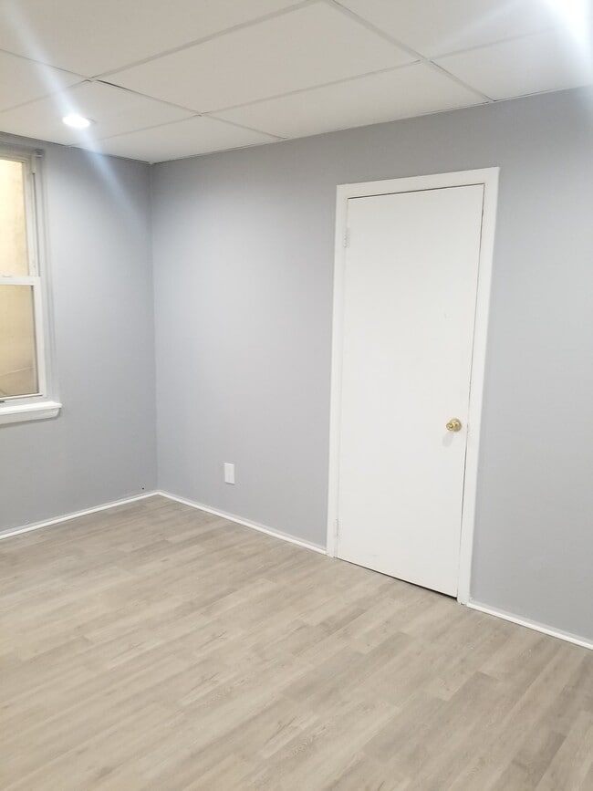 Photo - 76 Victory Blvd Unidad 2