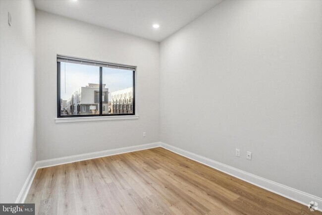 Building Photo - 2157 E Lehigh Ave Unit 401 Rental