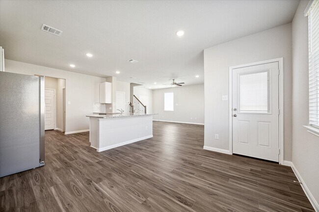 Photo - 715 Gavin Walker Dr