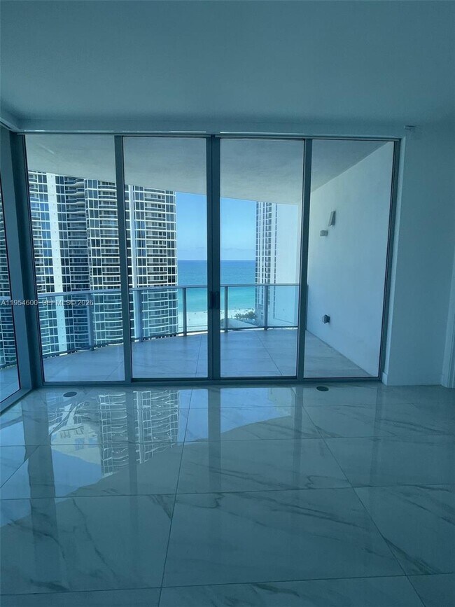 Photo - 17550 Collins Ave Unidad 1505