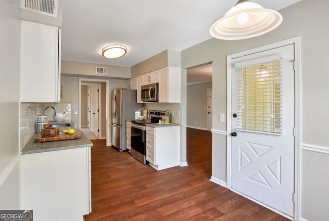 Photo - 1831 Briarcliff Cir Unit 1820D