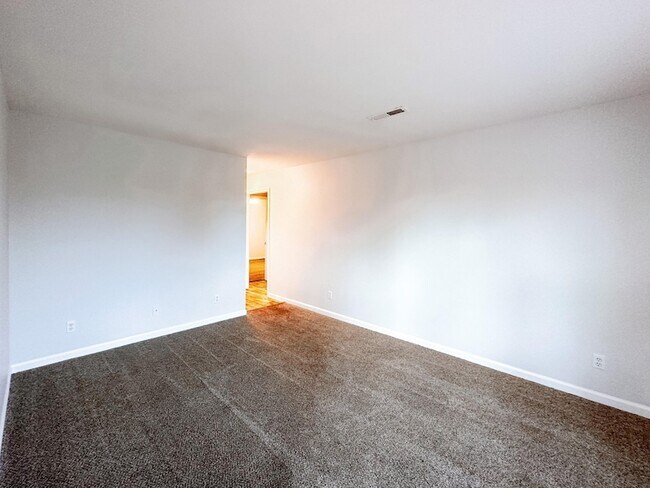 116 Ballygar St Unit H