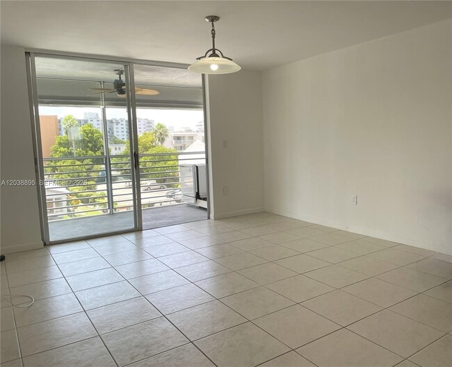 Photo - 3750 NE 169th St Unit 408